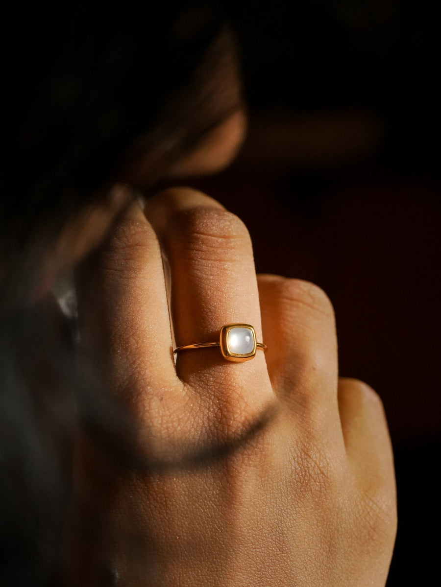 Suri Shell Ring