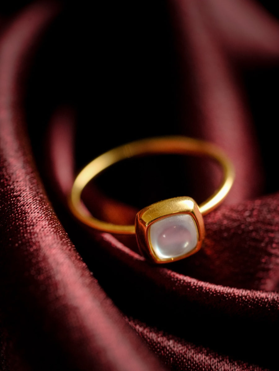 Suri Shell Ring