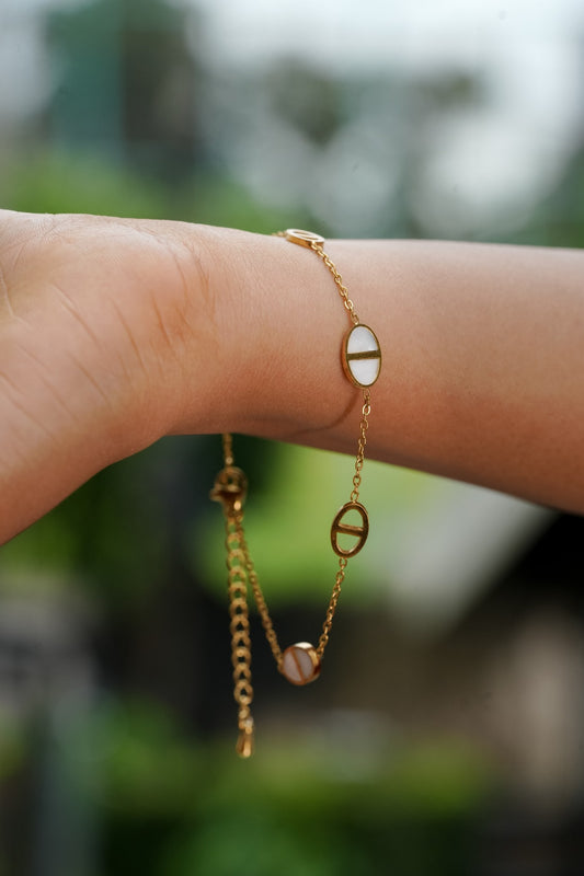 Noor Shell-Link Bracelet